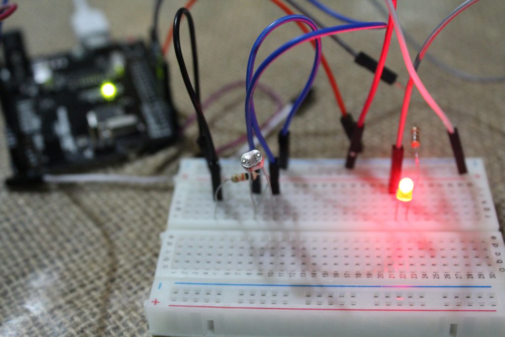Led Resistor And Arduino Arduino Starter’s Guide (4/7): Light Dependent Resistor and LED ...