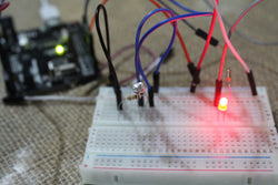 Arduino Starter’s Guide  (4/7): Light Dependent Resistor and LED