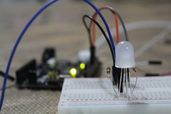 Arduino Starter’s Guide  (5/7): Colorful LED (RGB LED)
